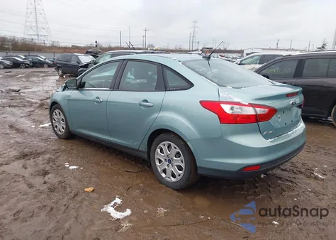 2012 Ford Focus Se z USA, uszkodzony, nr VIN 1FAHP3F25CL233521